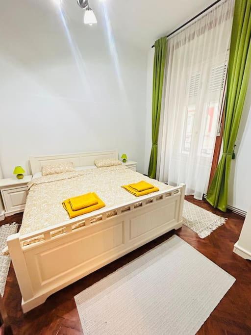 Hidden Gem In The Old Town Apartment *